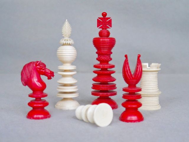 Schaakset   | Schaakset in 'Lund' stijl Lund Pattern ivory chess, ivoor 9,5 cm, te dateren ca. 1840