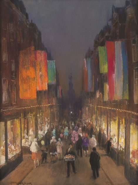 Herman Heijenbrock - De Kalverstraat met vlaggen, bij avond, pastel op papier 61,0 x 39,3 cm, gesigneerd linksonder